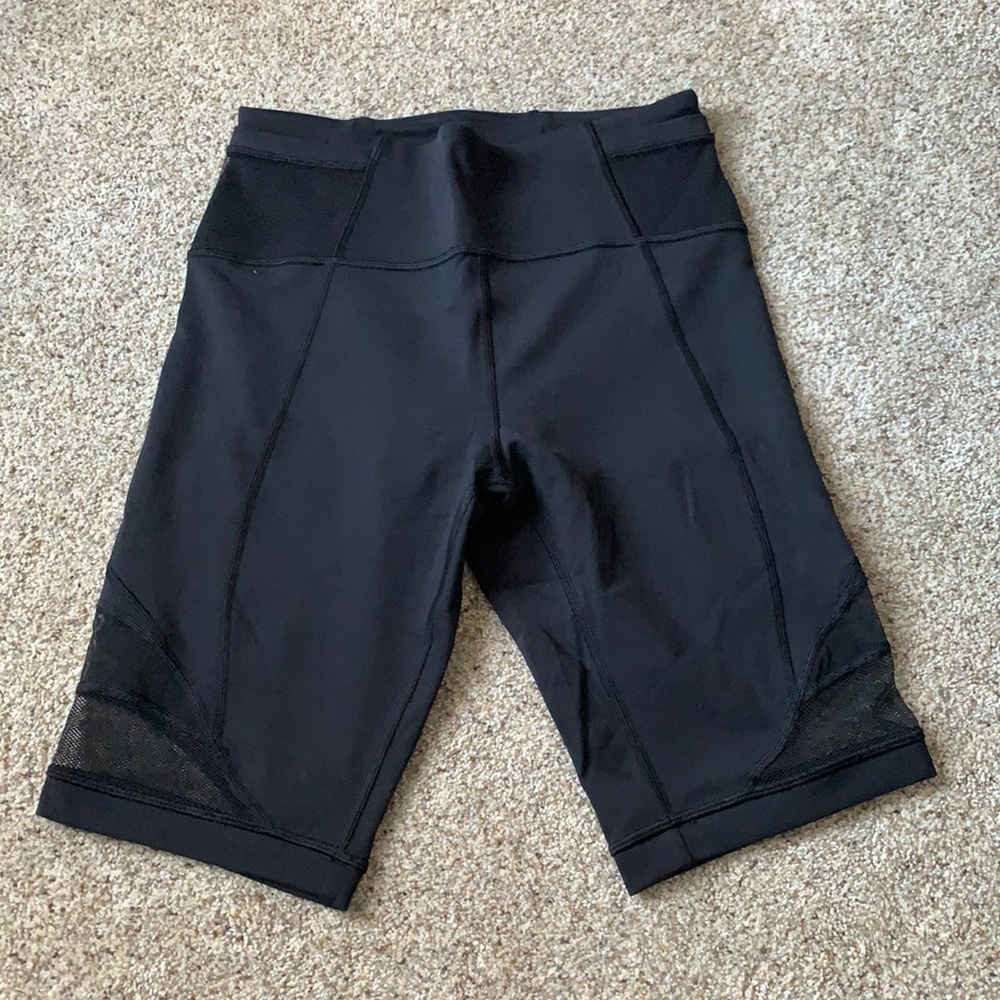 Lululemon Forget the Sweat short 10” size 8